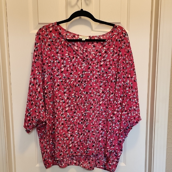 ANDREE BY UNIT Tops - ANDREE BY UNIT Womens 1X Pink Geometric Print Blouse Plus Size